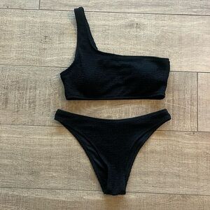 Black One-Shoulder Bikini Set Amazon size large worn once!